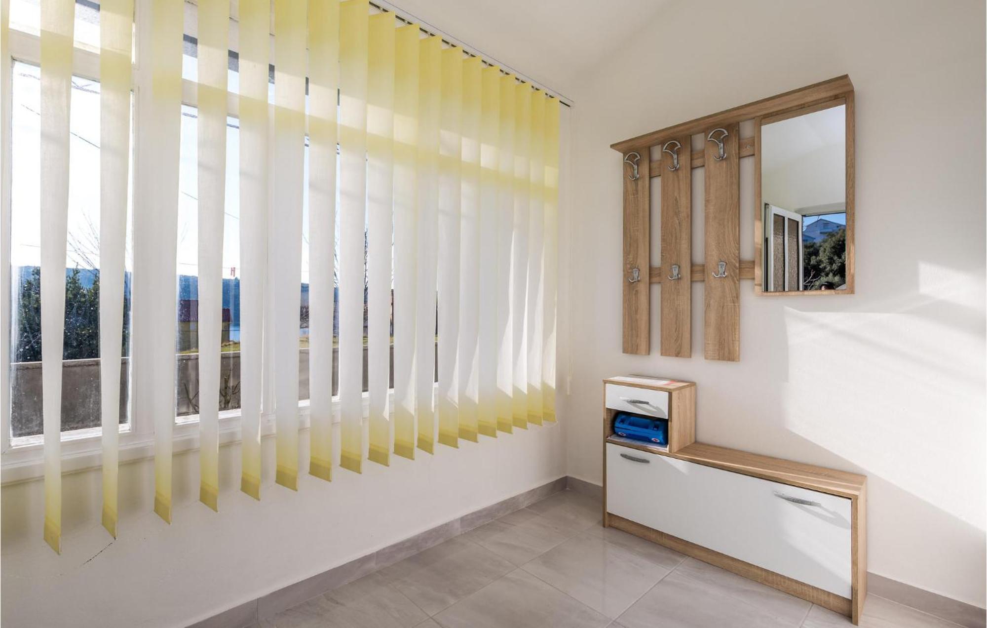 Pet Friendly Apartment In Kampor With Kitchen Zewnętrze zdjęcie