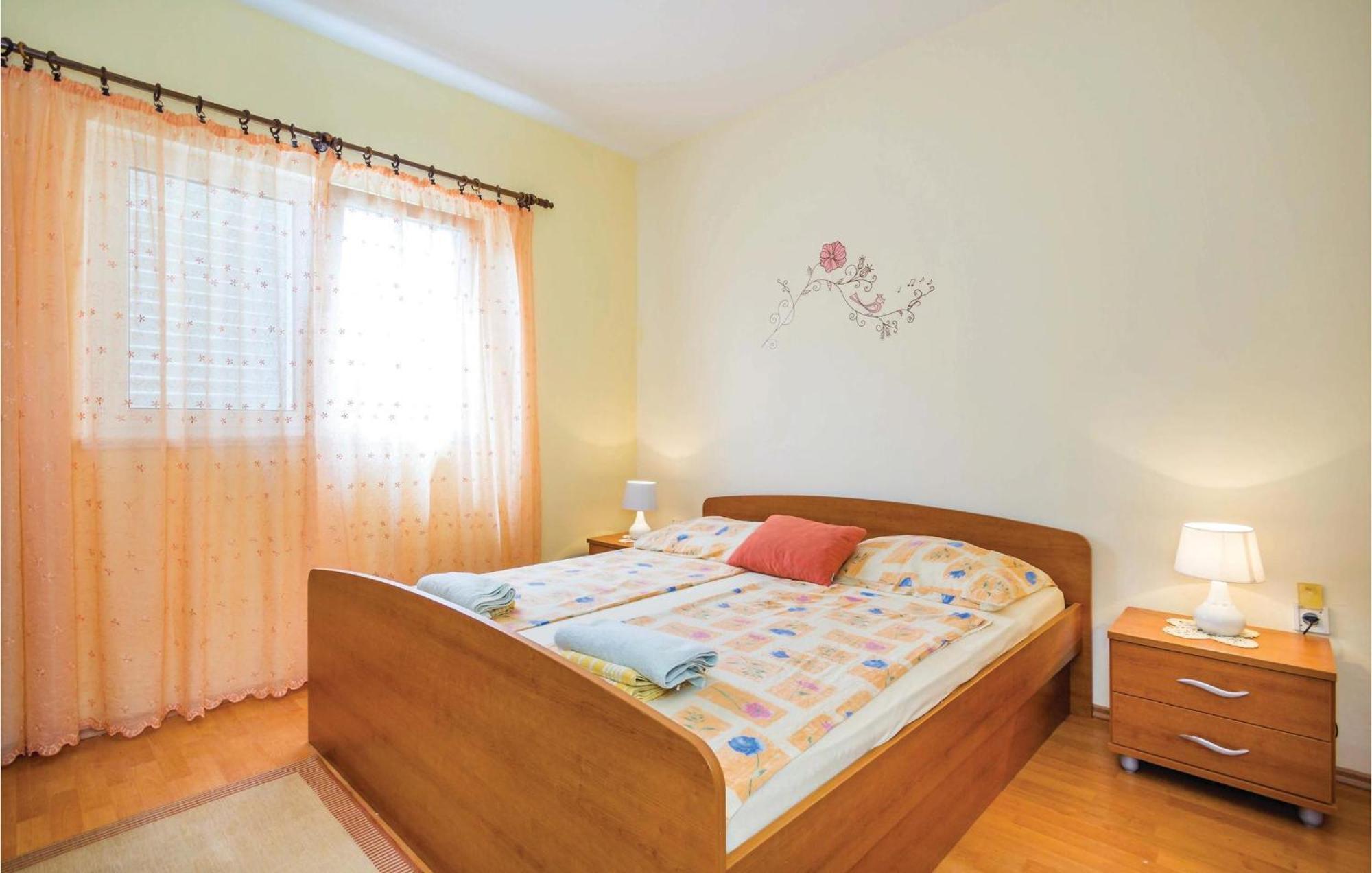 Pet Friendly Apartment In Kampor With Kitchen Zewnętrze zdjęcie