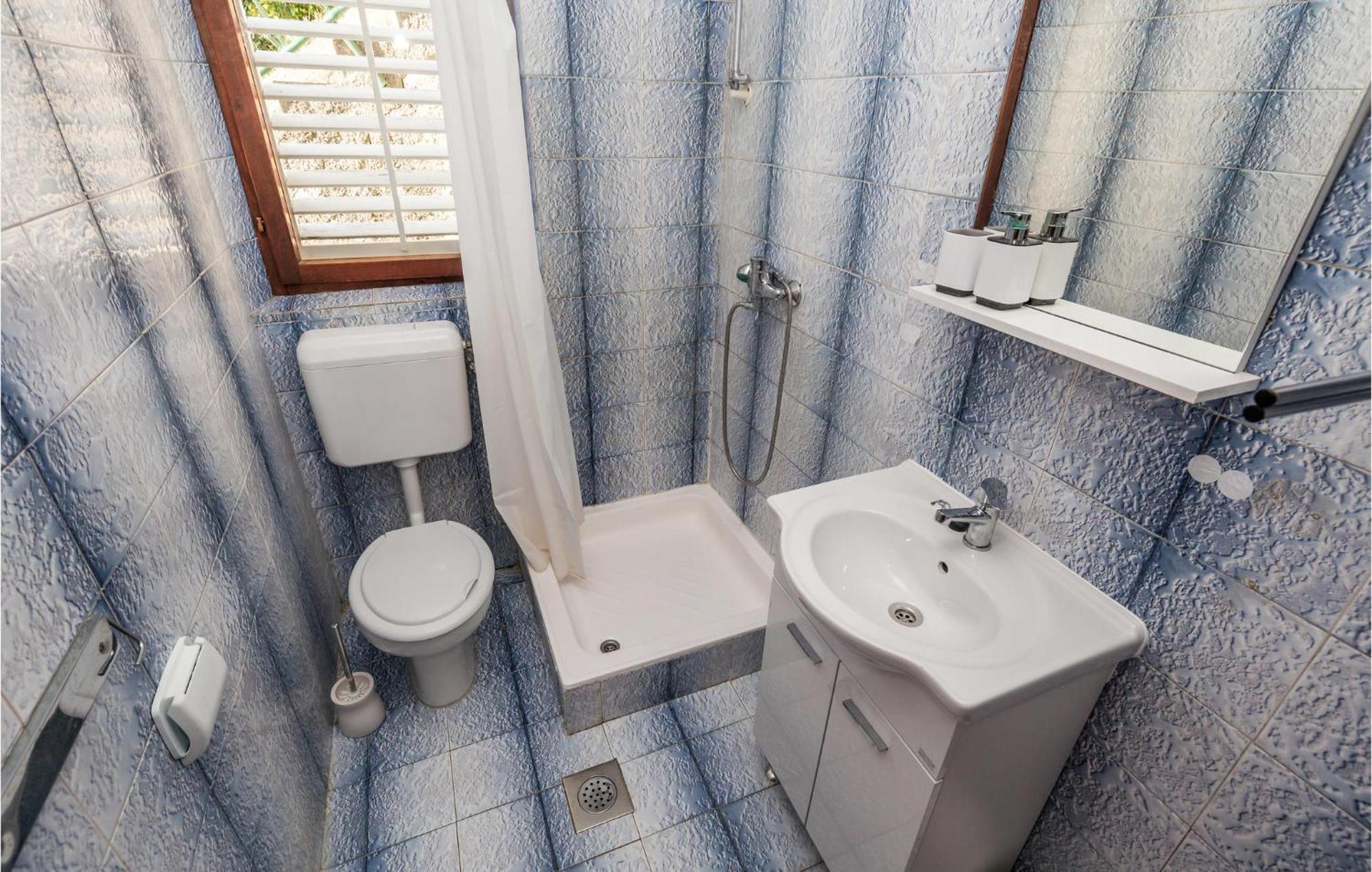 Pet Friendly Apartment In Kampor With Kitchen Zewnętrze zdjęcie